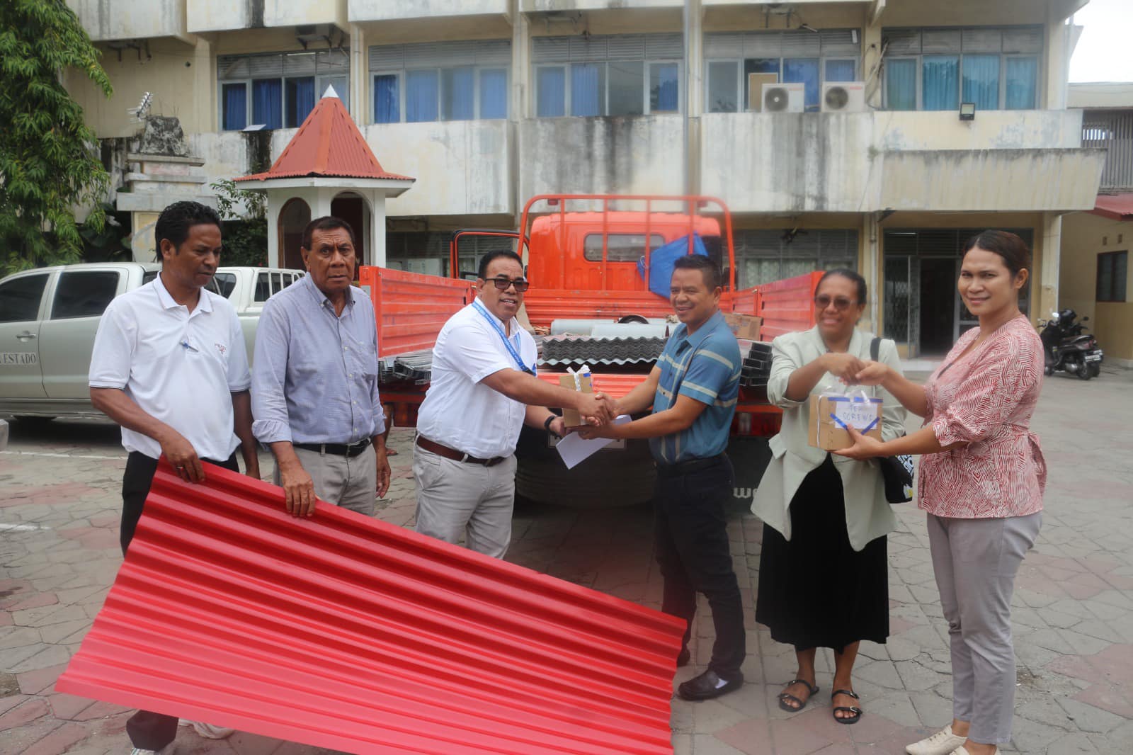 MINISTERIU EDUKASAUN HETAN APOIU MATERIÁL KONSTRUSAUN ESKOLA NIAN HUSI PLAN INTERNASIONÁL